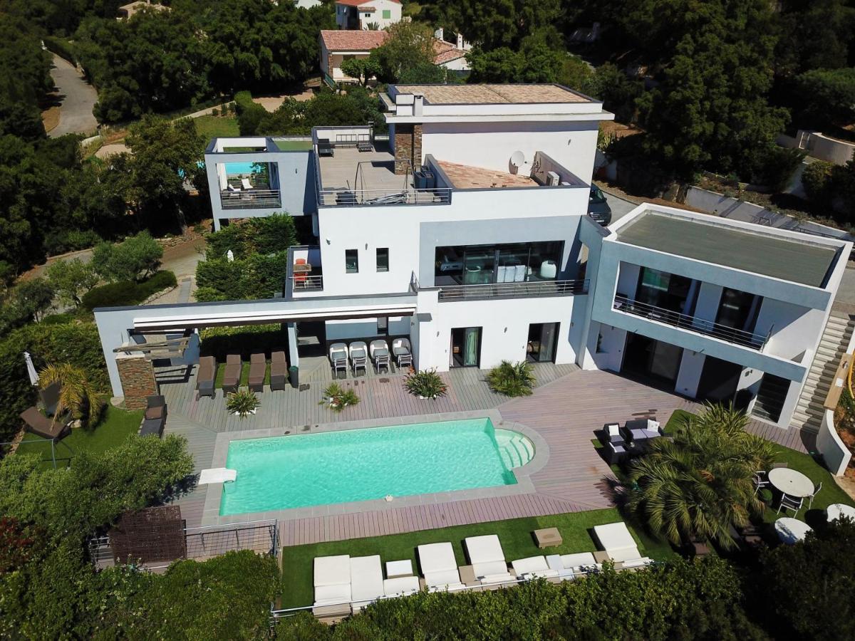 كافالير سور مير Villa Louancelie B&B المظهر الخارجي الصورة