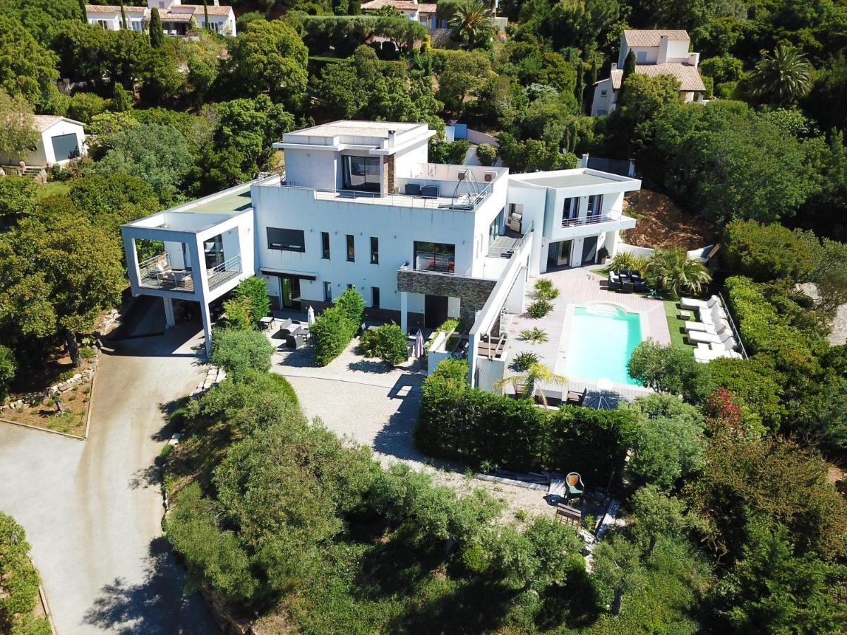 كافالير سور مير Villa Louancelie B&B المظهر الخارجي الصورة
