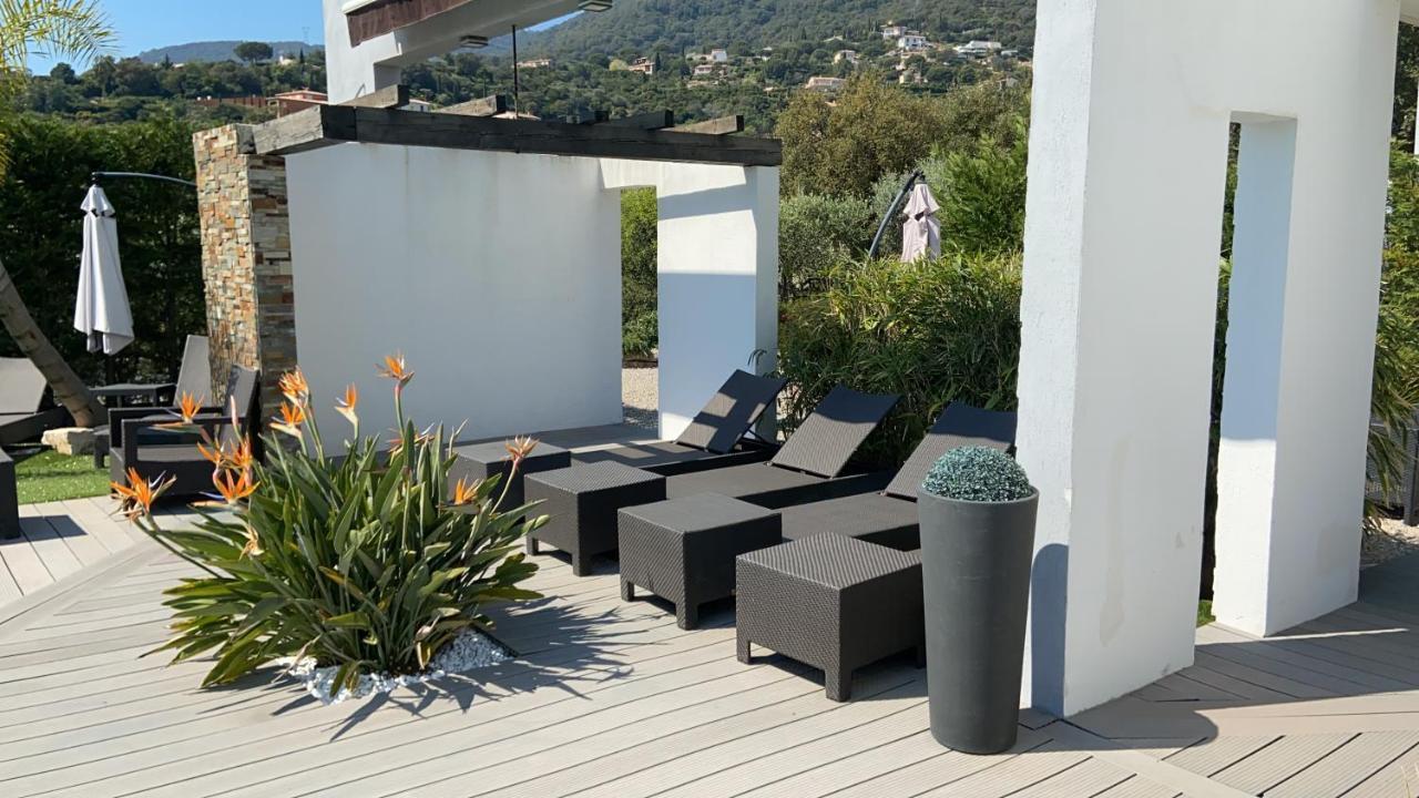 كافالير سور مير Villa Louancelie B&B المظهر الخارجي الصورة
