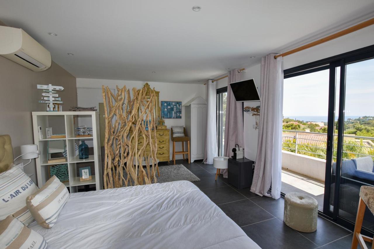كافالير سور مير Villa Louancelie B&B المظهر الخارجي الصورة