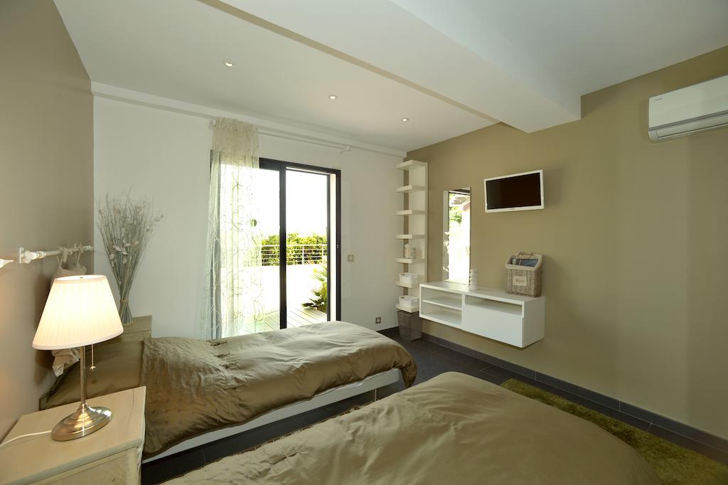 كافالير سور مير Villa Louancelie B&B الغرفة الصورة