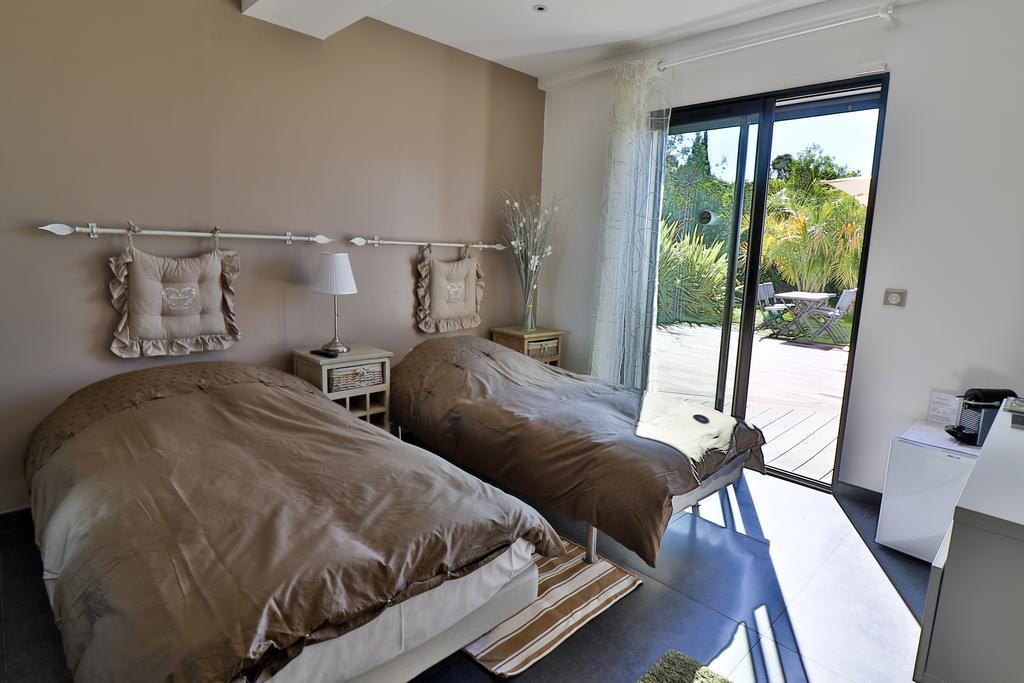 كافالير سور مير Villa Louancelie B&B المظهر الخارجي الصورة