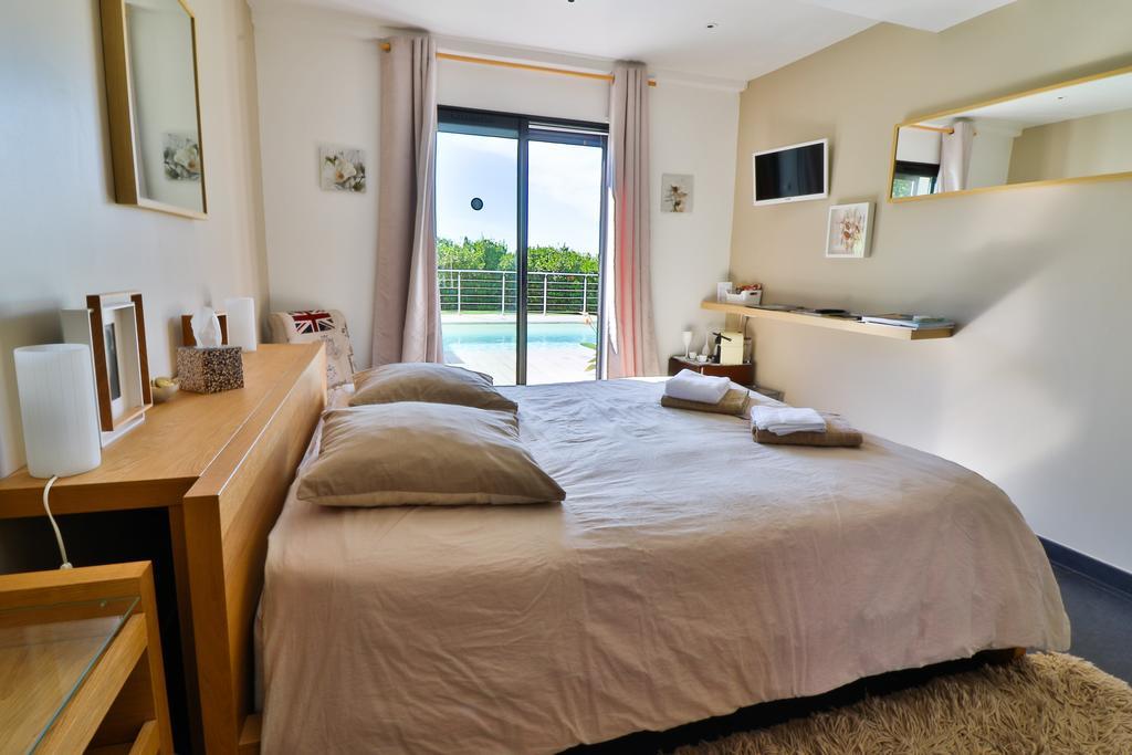 كافالير سور مير Villa Louancelie B&B المظهر الخارجي الصورة
