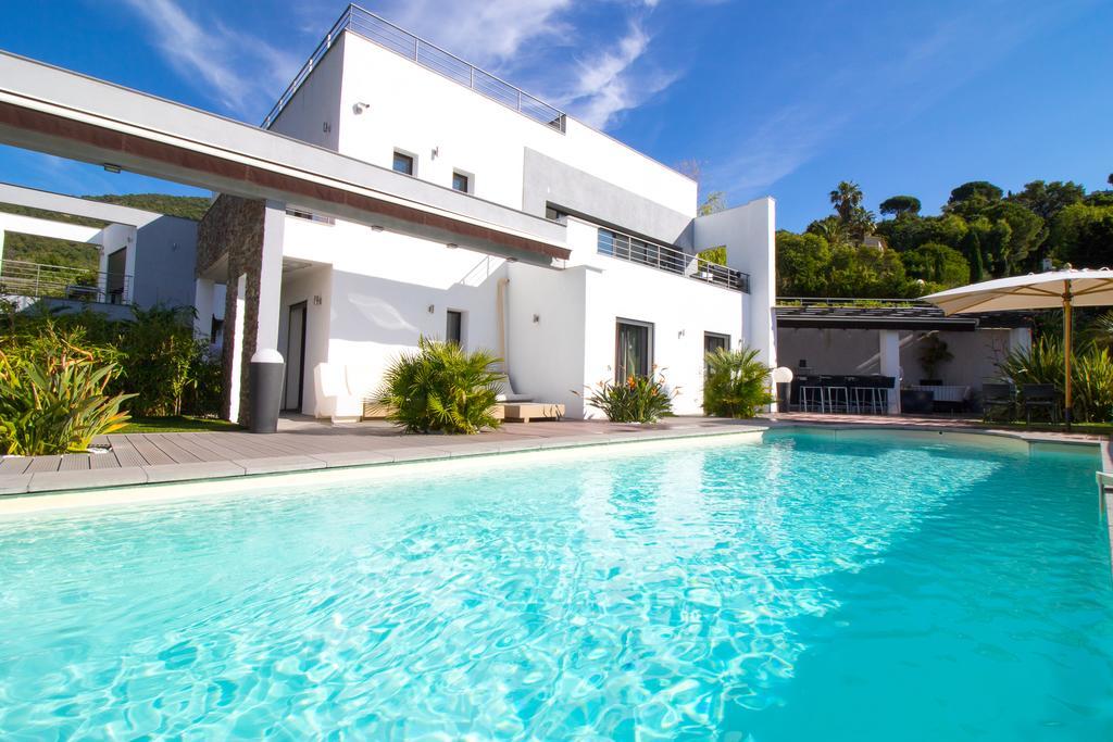 كافالير سور مير Villa Louancelie B&B المظهر الخارجي الصورة