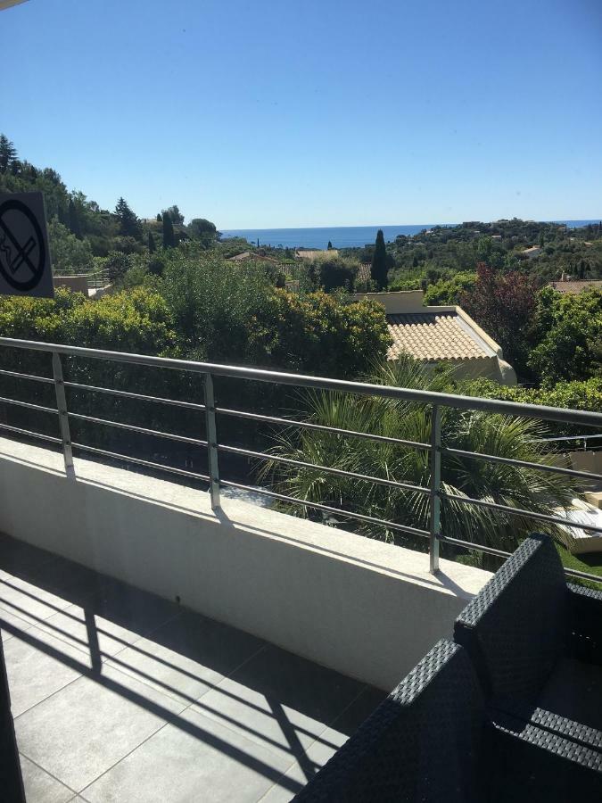 كافالير سور مير Villa Louancelie B&B المظهر الخارجي الصورة